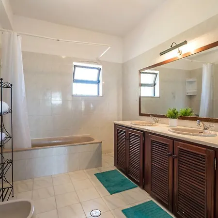 Сasa de vacaciones Casa Das Dunas, Private Villa, Sleeps 6 *